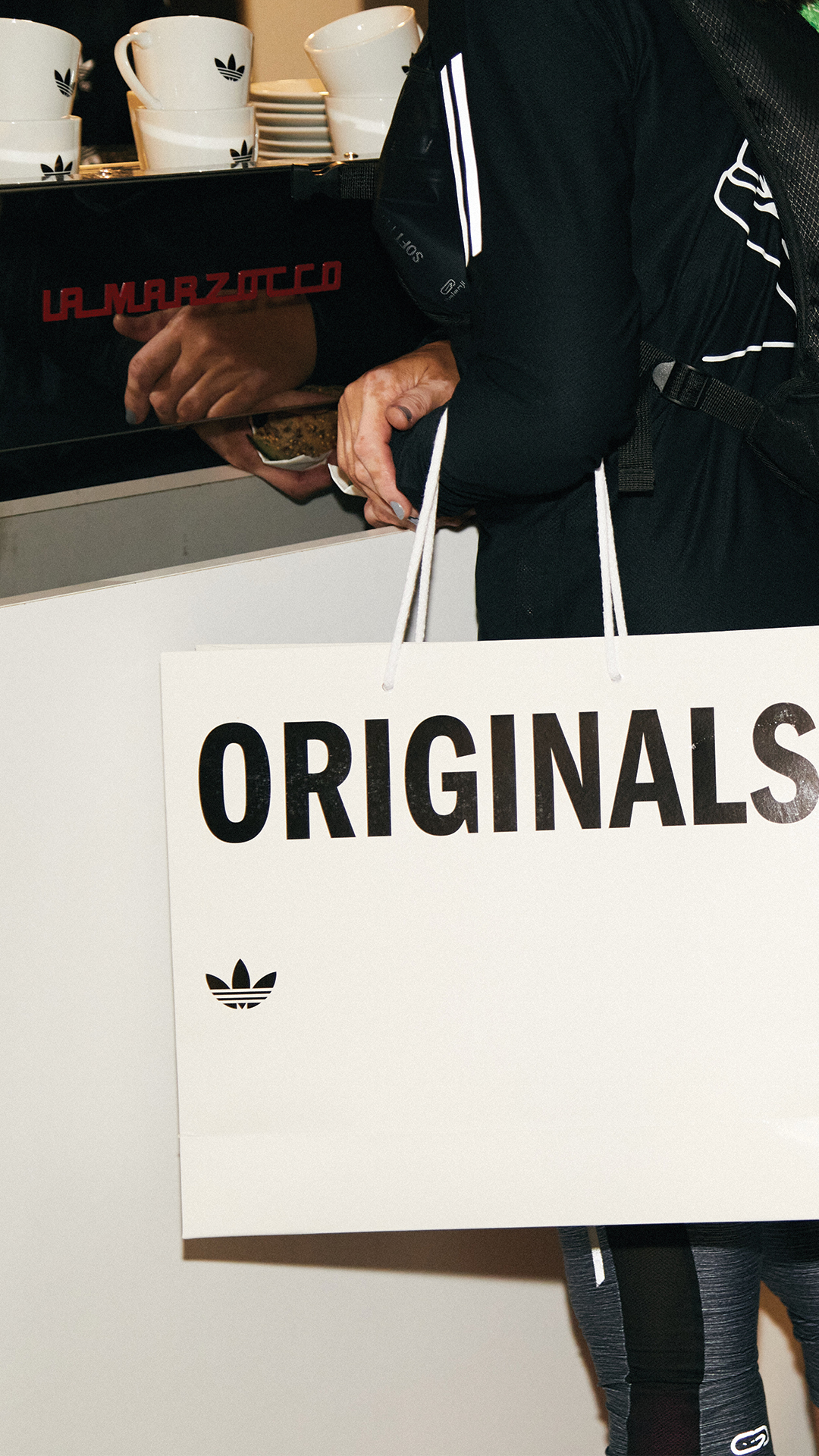 ADIDAS POP-UP N°42